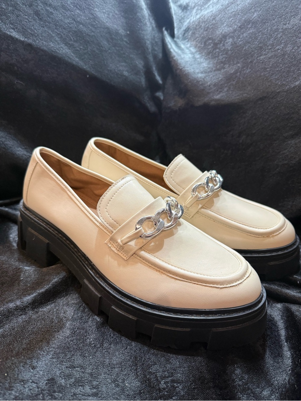 Cream Chunky Chain Loafers – Women’s Size 11